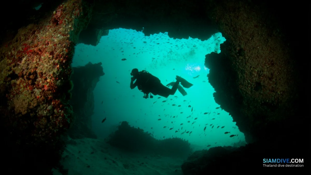 Koh Thalu: Swim-Through Caves in Chumphon's Pierced Island — image 2