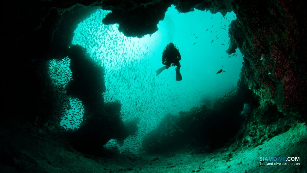Koh Thalu: Swim-Through Caves in Chumphon's Pierced Island — image 4